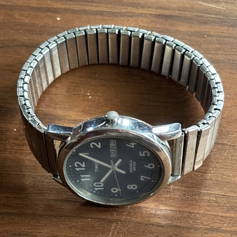 VTG Timex Indiglo Water Resistant 30M Men Analog Battery Wrist Watch UNTESTED